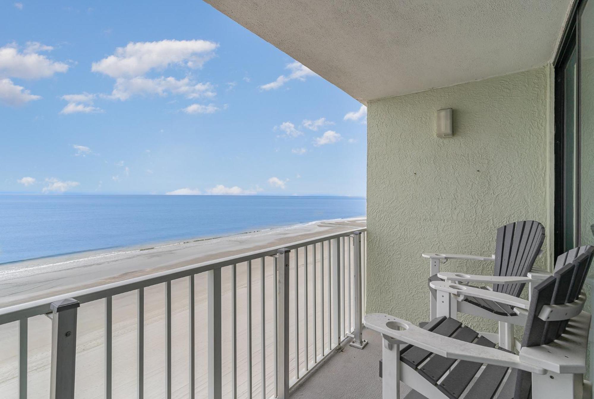 Sands Beach Club Briarcliffe Acres Esterno foto
