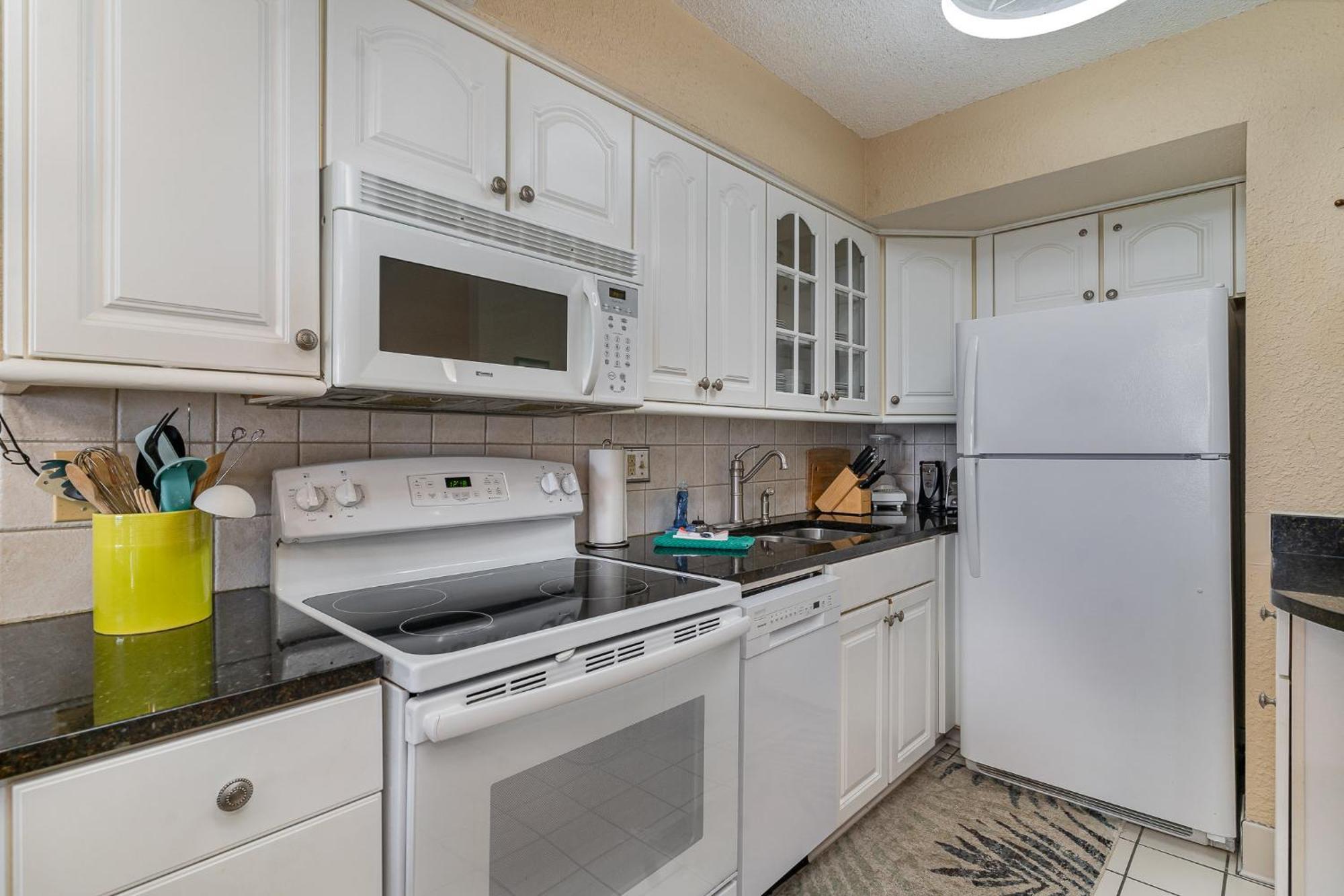 Sands Beach Club Briarcliffe Acres Esterno foto